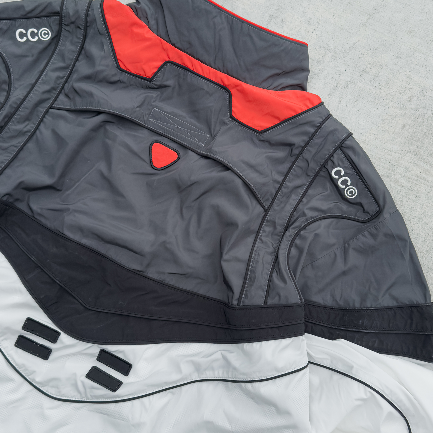 NET-RUNNER WINDBREAKER